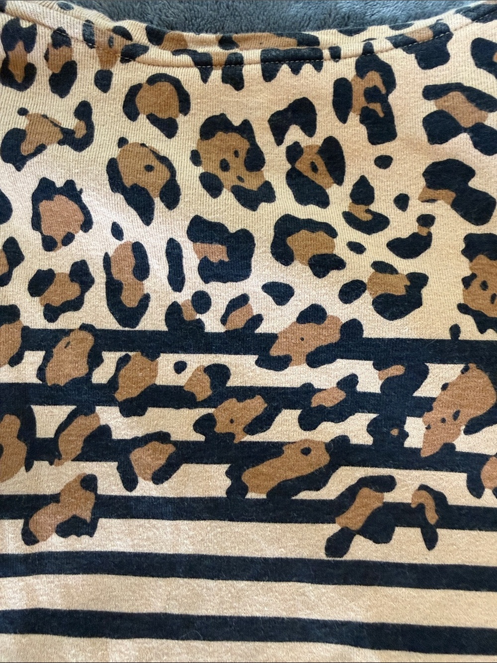 Cute & cozy Kim Rogers Tan & Black Leopard-Trim Knit Top really Soft & Pretty 🤩 - Picture 5 of 5